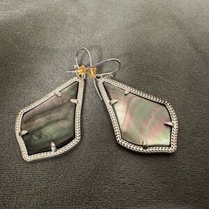 Kendra Scott grey shell earrings